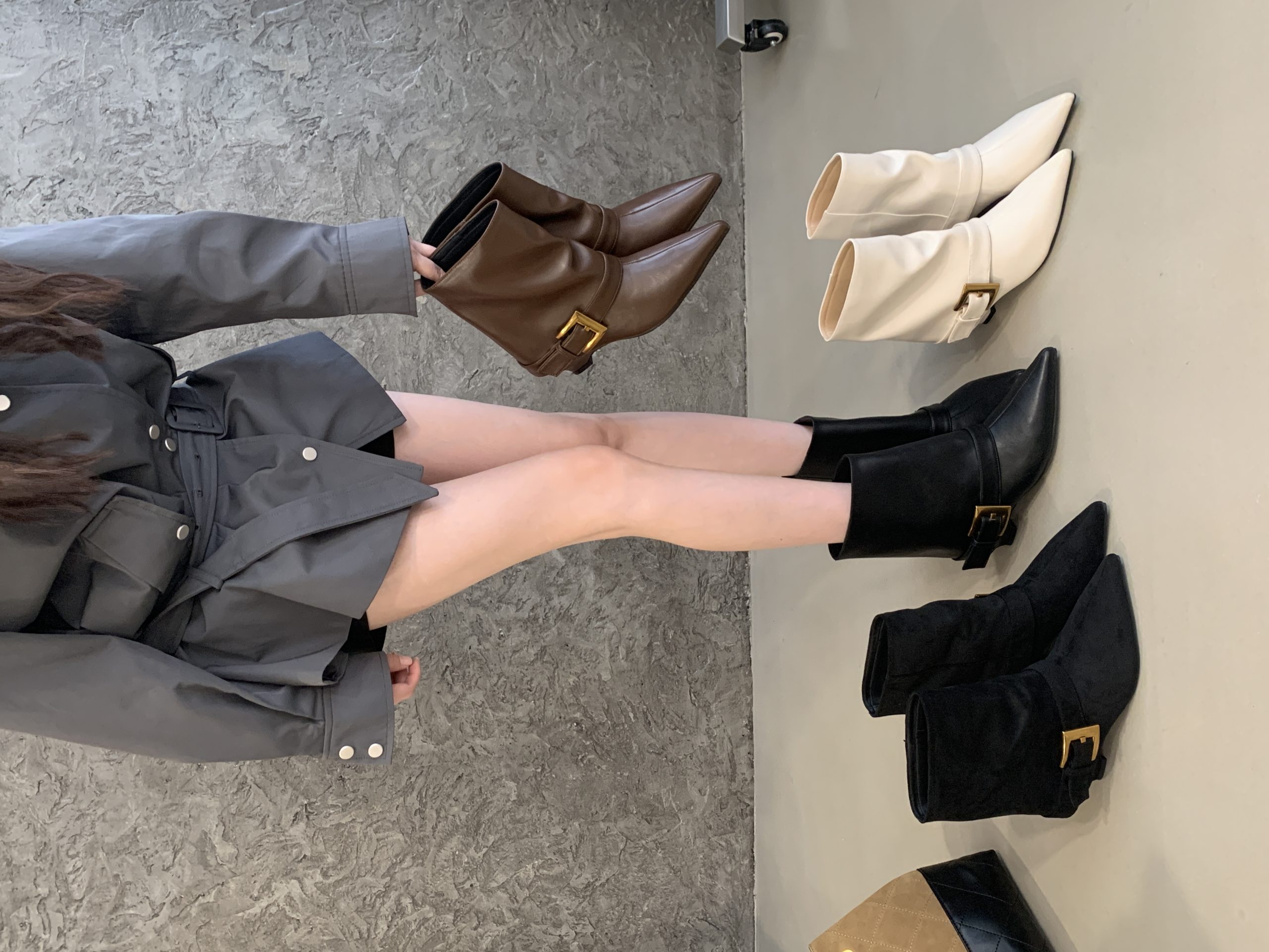 2025 Autumn New Retro Low Heel Suede Ankle Boots Wrinkled Slim Fit Pointed Toe Stacked Boots for Women