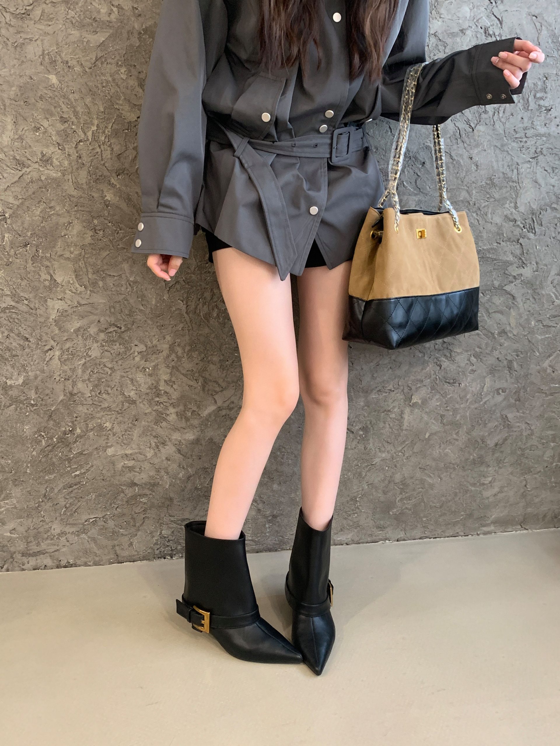 2025 Autumn New Retro Low Heel Suede Ankle Boots Wrinkled Slim Fit Pointed Toe Stacked Boots for Women