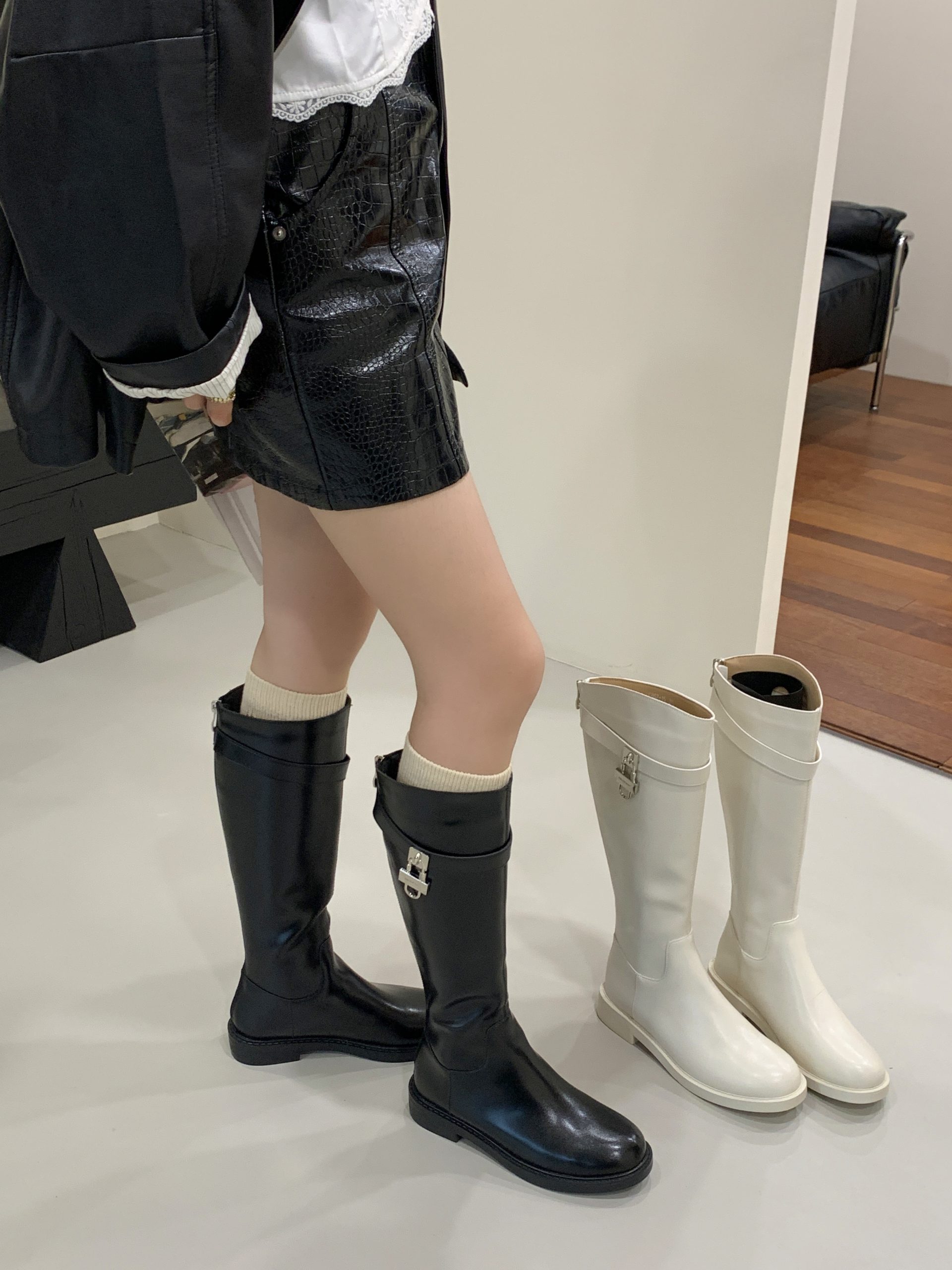 2025 New Niche Design Knight Boots Slim Fit Square Toe Flat High Tube Fashion Women's Boots