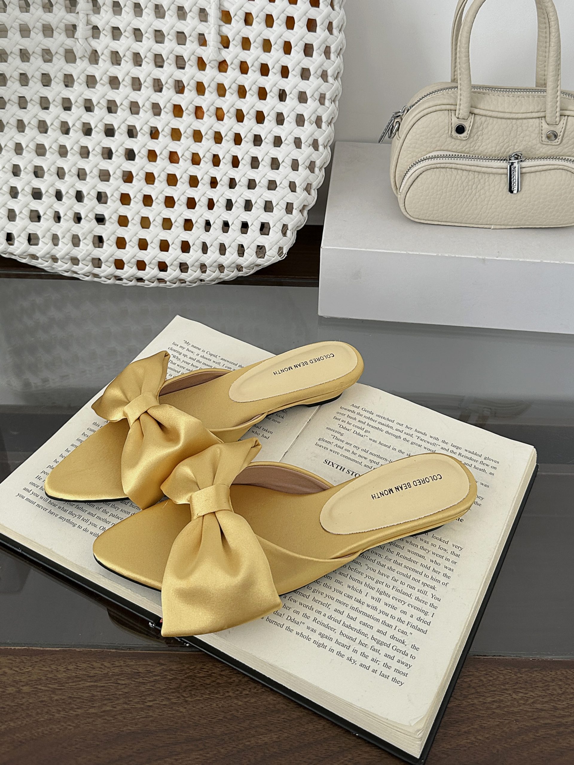 2025 New Summer French Style Soft Sole Butterfly Bow Slippers for Women Outdoor Elegant Flat Shoes