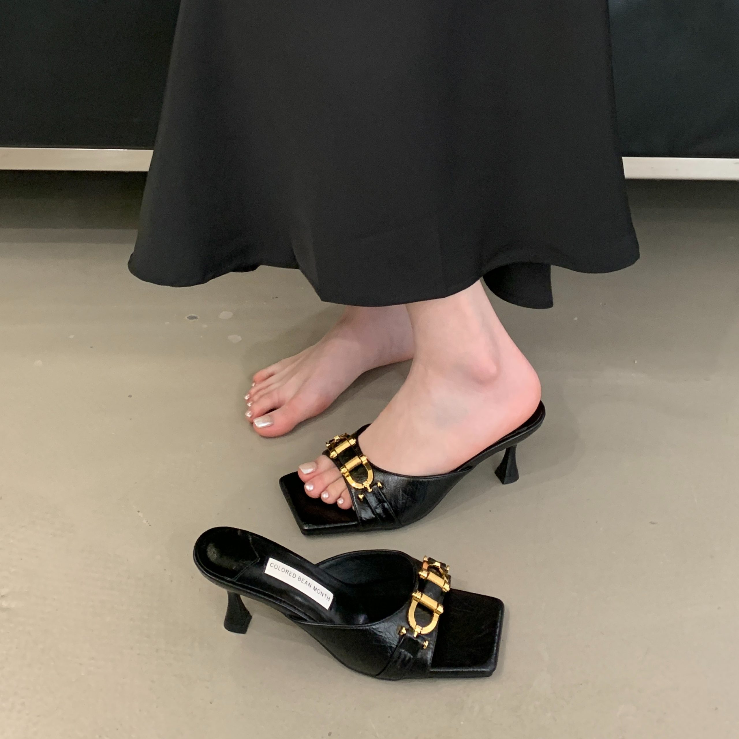 2025 Summer New French Square Toe Open Toe Thin Heel Mid Heel Slippers Women's Buckle Sandals