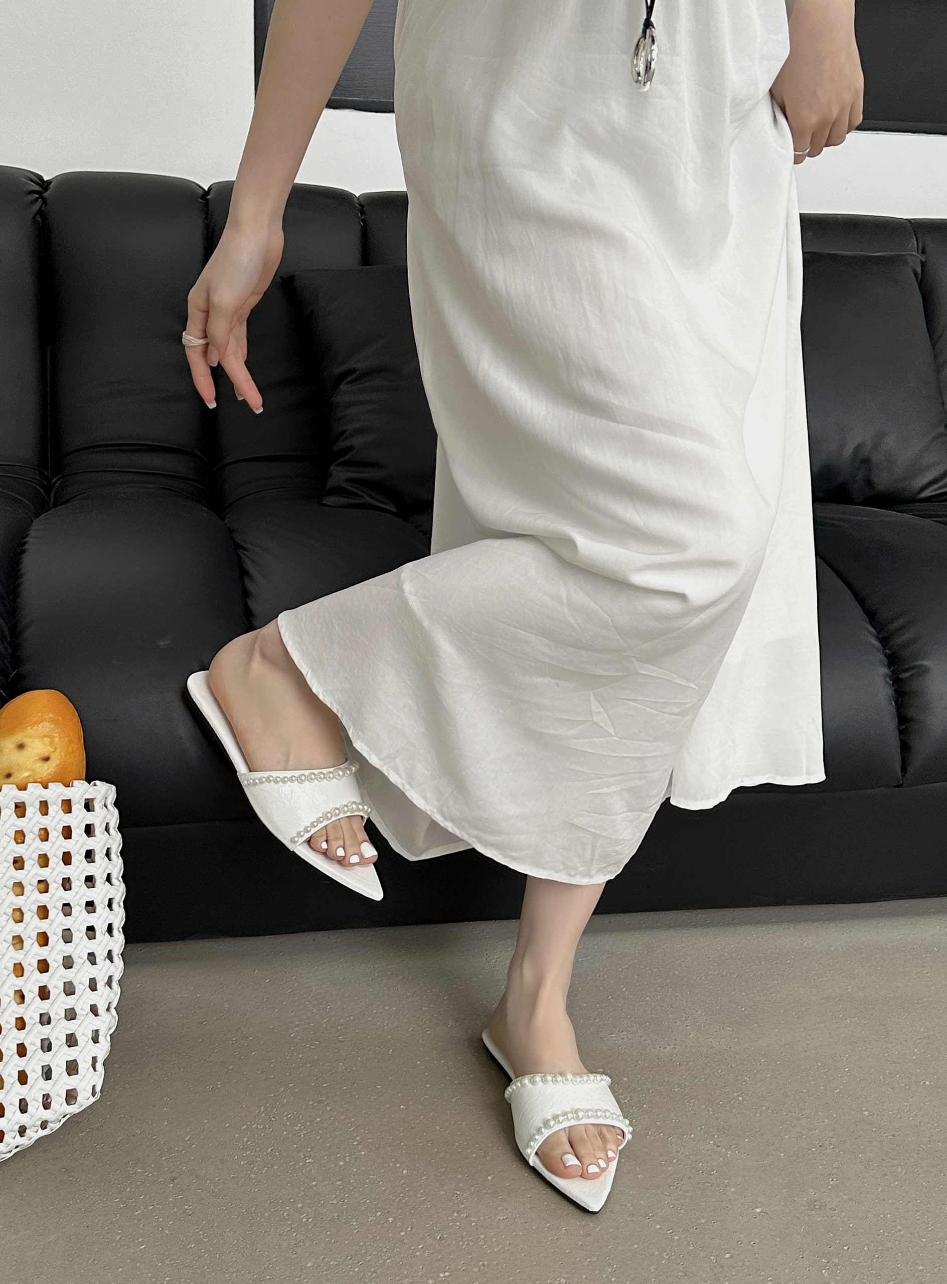 2025 Summer New Pointed Toe Flat Slippers for Women - Sweet Commuter Pearl One Step Slip On