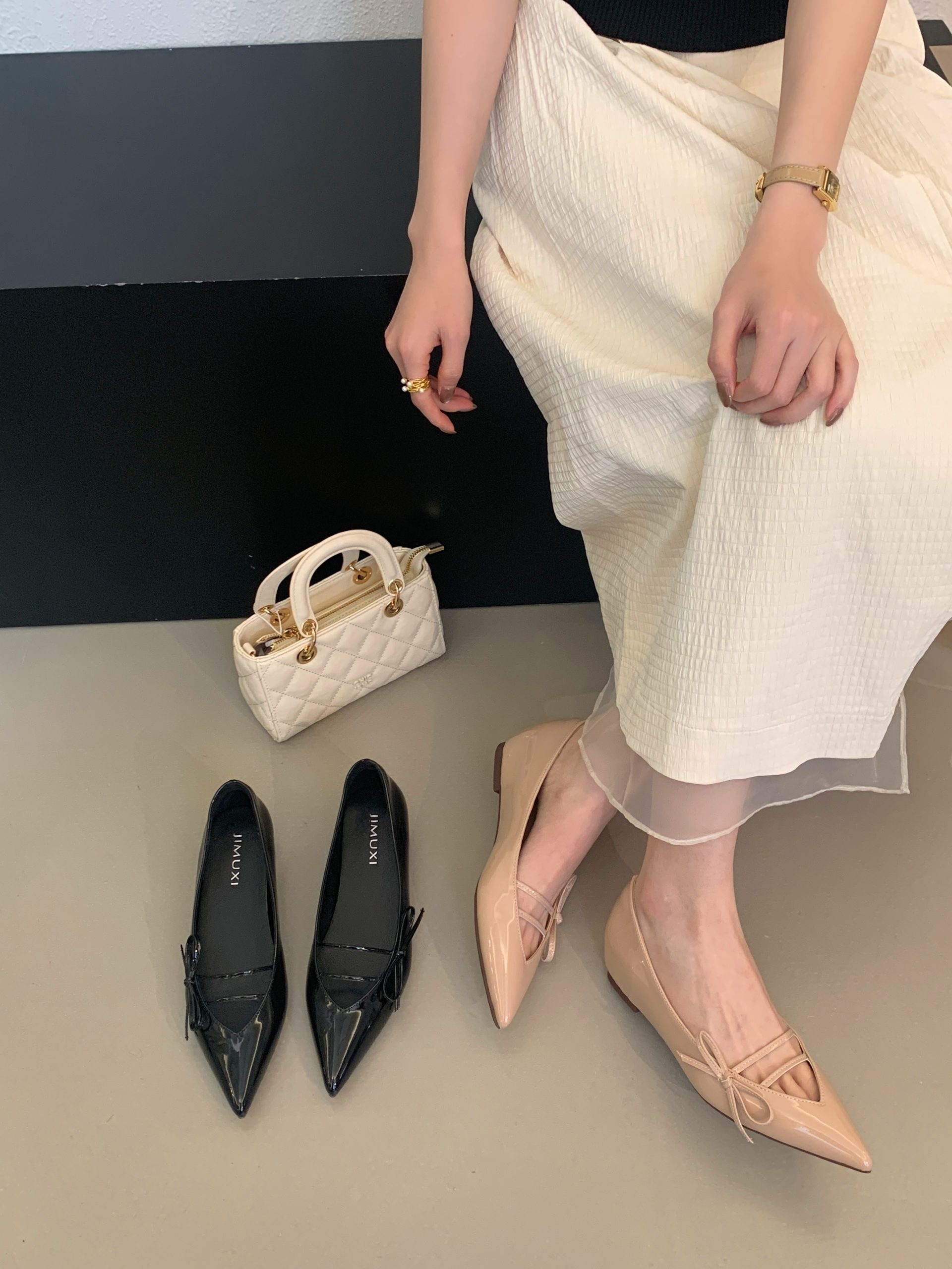2026 New Autumn French Style Low Heel Patent Leather Bow Hollow Pointed Toe Inner Height Increase Women's Shoes