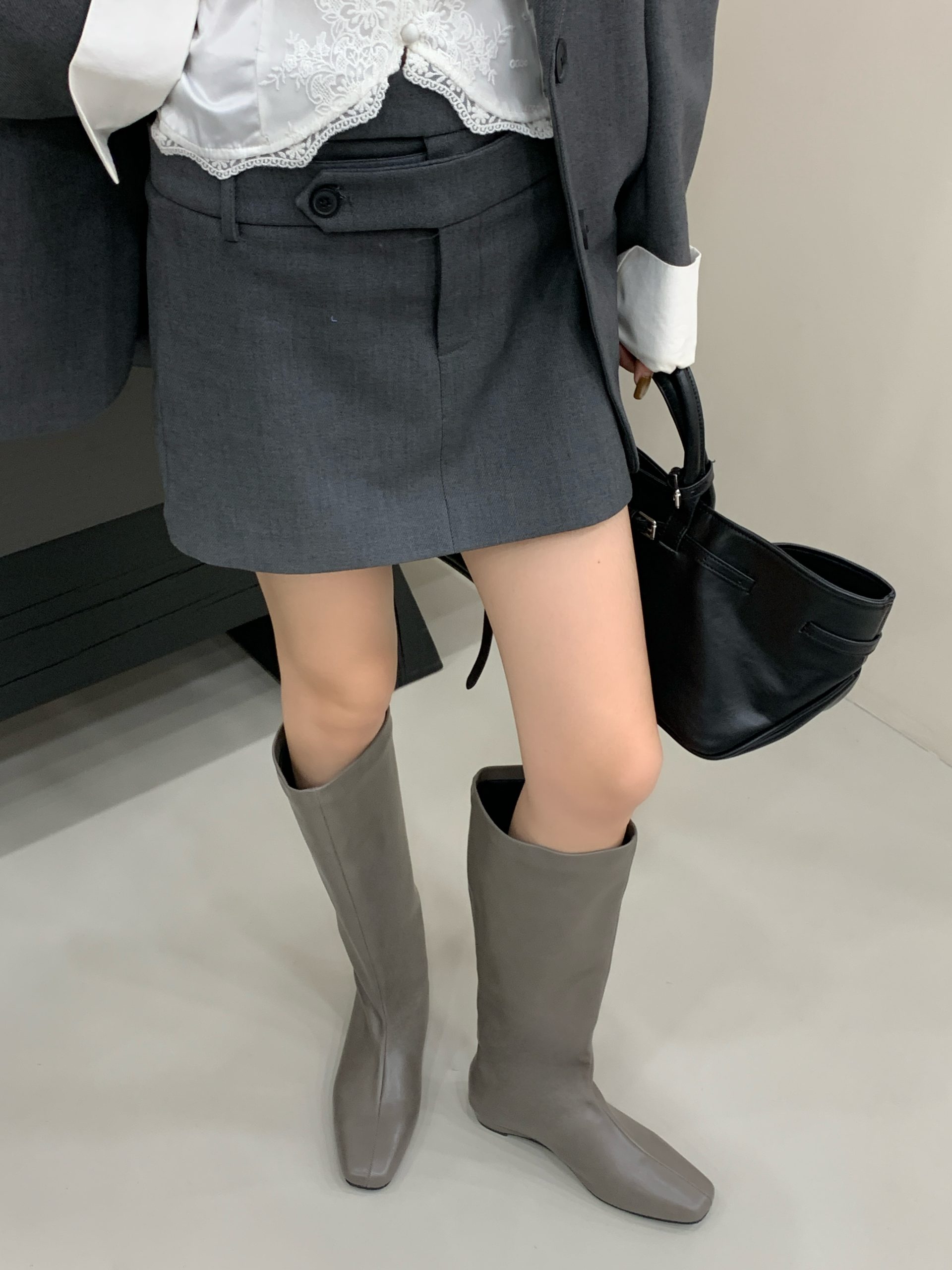 Designer Knight Boots 2025 Autumn Winter New Pointed Toe High Top Low Heel Versatile Slim Fit Women's Boots