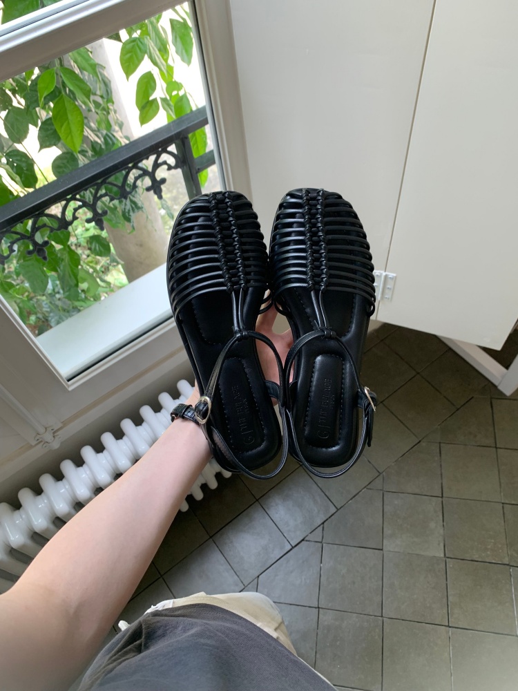 Gold Woven T-Strap Roman Sandals for Women 2026 Summer New Retro Closed Toe Hollow Soft Leather Backless Sandals