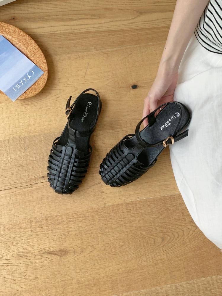 Retro Closed-Toe Woven Roman Flat Sandals 2026 Summer New Style Buckle Strap Backless Shoes