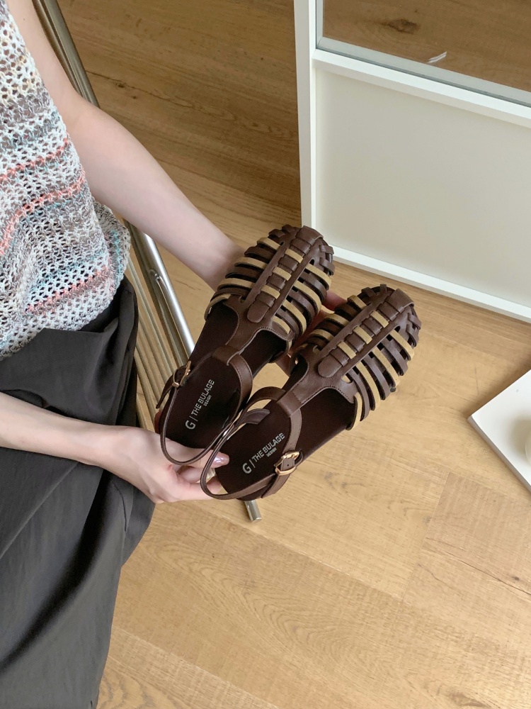 Retro Closed-Toe Woven Roman Flat Sandals 2026 Summer New Style Buckle Strap Backless Shoes